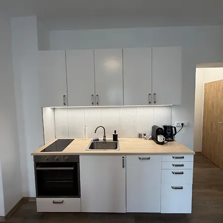 Prizemni Moderni 2kk S Vyhledem Do Zahrady Apartament *