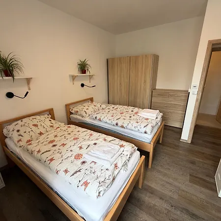 Apartament Prizemni Moderni 2kk S Vyhledem Do Zahrady *